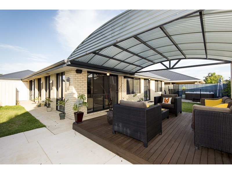 11 Southaven Green, Success WA 6164