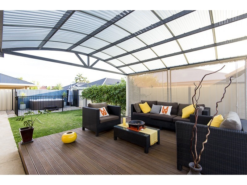 11 Southaven Green, Success WA 6164