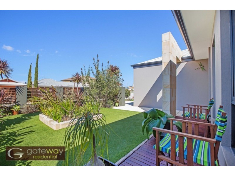 12 Sheringham Bend, Success WA 6164