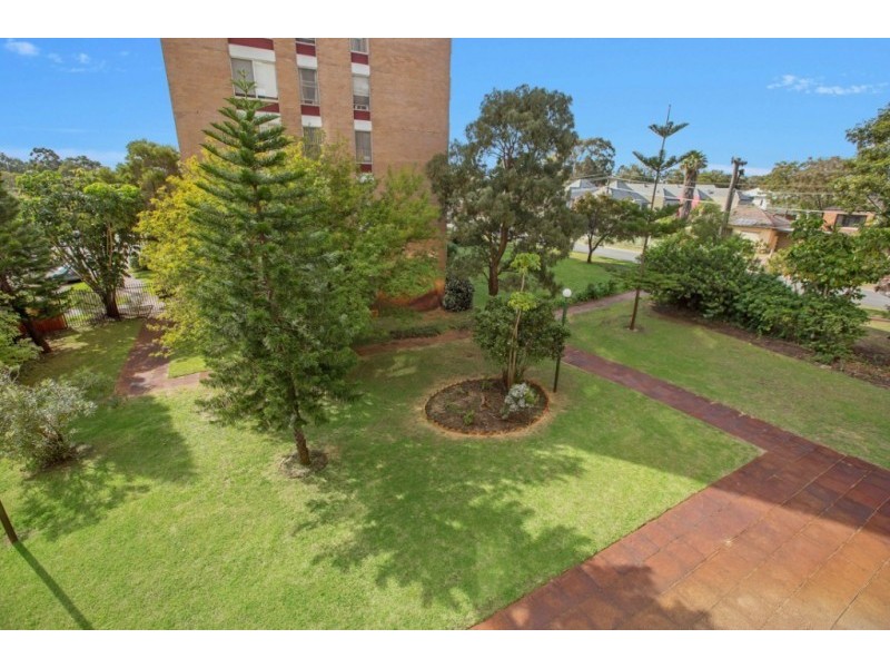 15/40 Pollard Street, Glendalough WA 6016