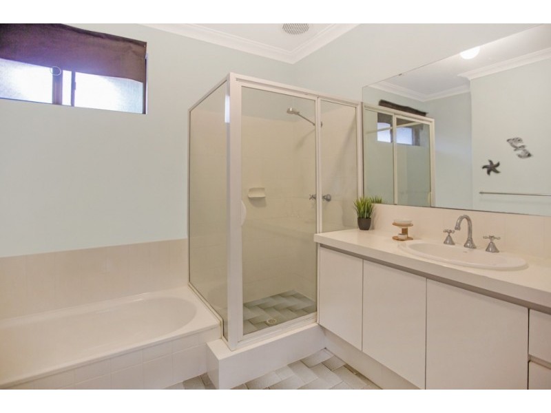 25 Hadley Gardens, Kardinya WA 6163