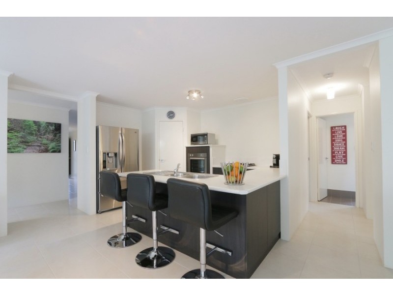 19 Mohan Loop, Hammond Park WA 6164