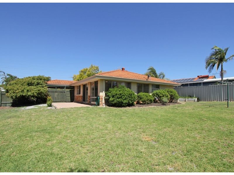 7 Manitoba Place, Success WA 6164