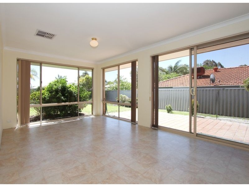 7 Manitoba Place, Success WA 6164