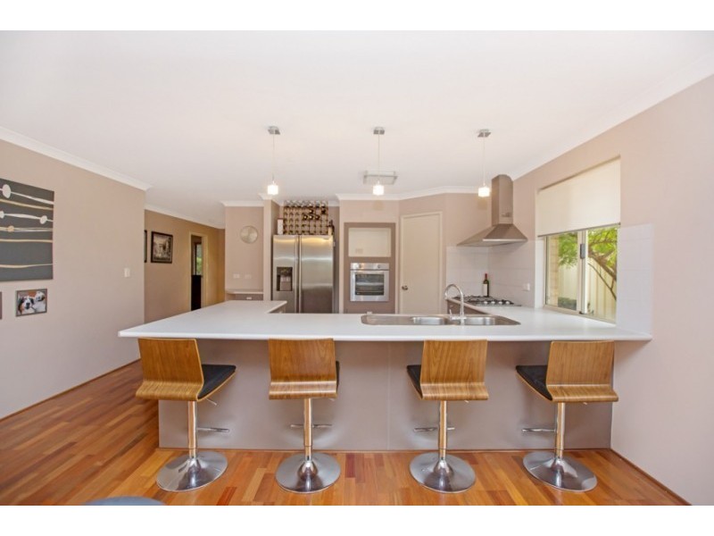 33 Aurora Drive, Atwell WA 6164
