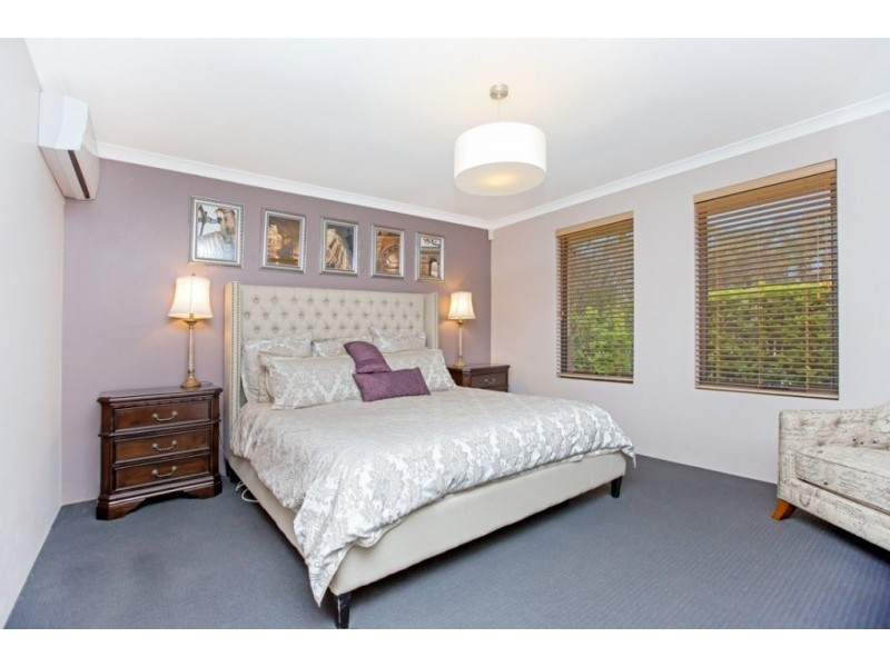 33 Aurora Drive, Atwell WA 6164