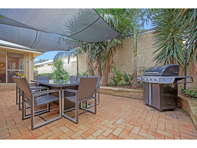 33 Aurora Drive, Atwell WA 6164