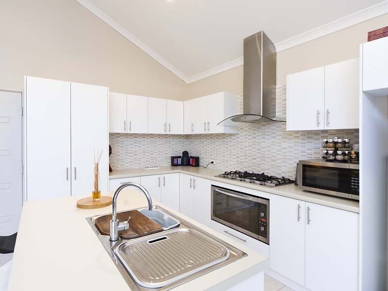 9B Teocote Crescent, Aubin Grove WA 6164