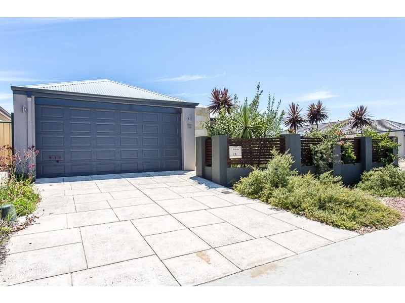 12 Sheringham Bend, Success WA 6164
