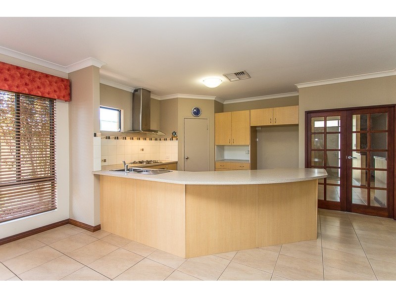 12 Sheringham Bend, Success WA 6164