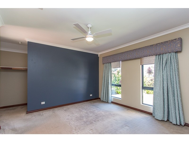 12 Sheringham Bend, Success WA 6164
