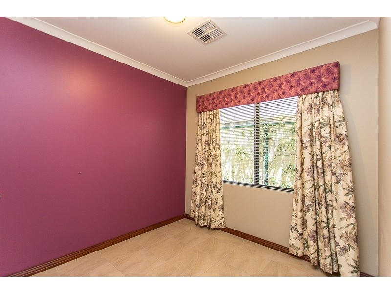 12 Sheringham Bend, Success WA 6164