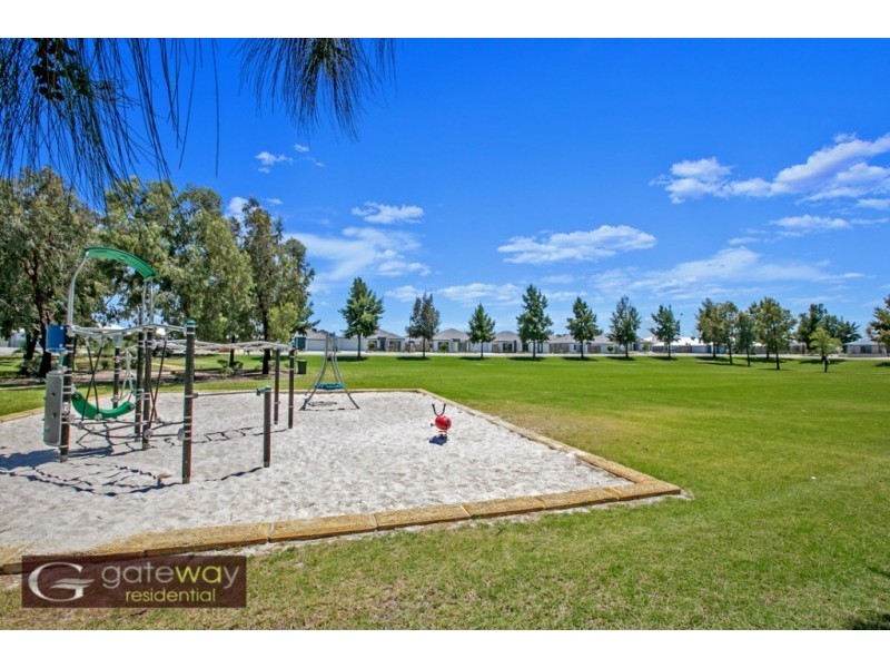 2 Seville Way, Aubin Grove WA 6164