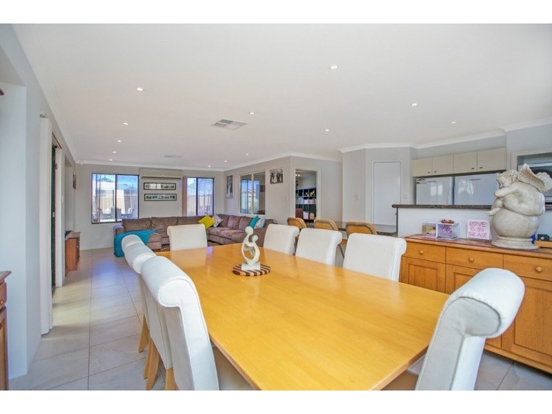 29 Honeyeater Street, Beeliar WA 6164