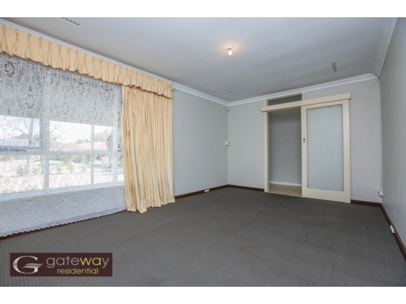 6 Kari Court, Camillo WA 6111