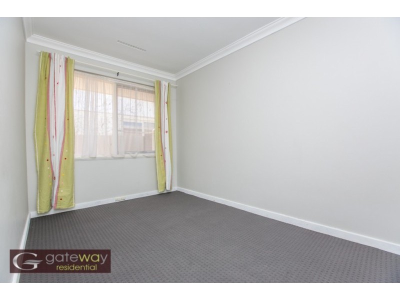 6 Kari Court, Camillo WA 6111