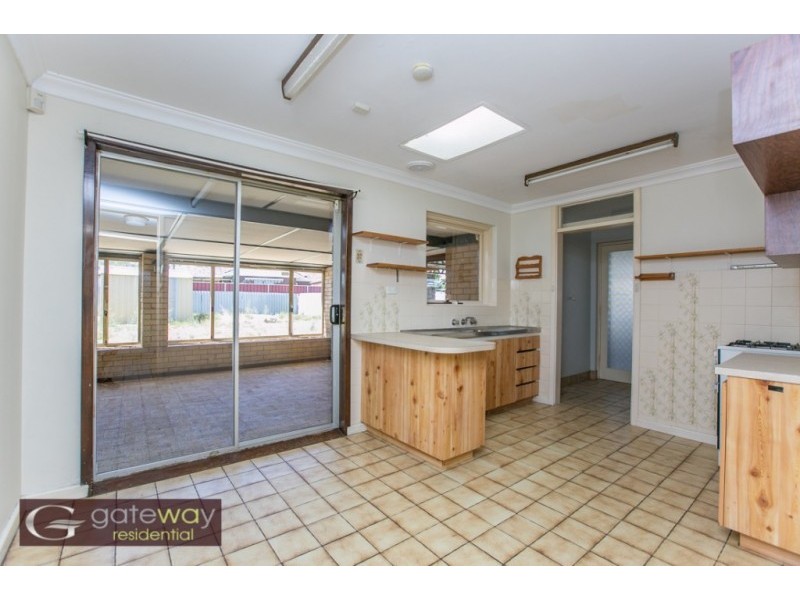 6 Kari Court, Camillo WA 6111