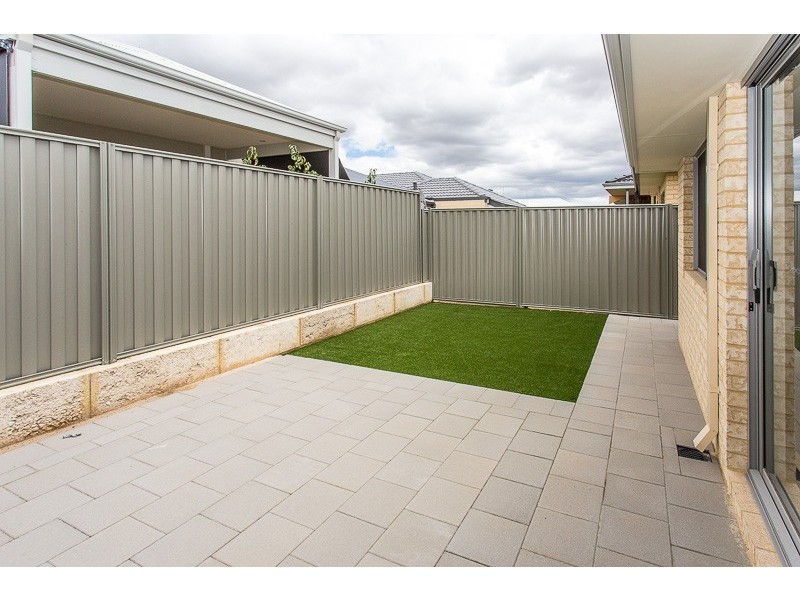 13 Cosin Street, Piara Waters WA 6112