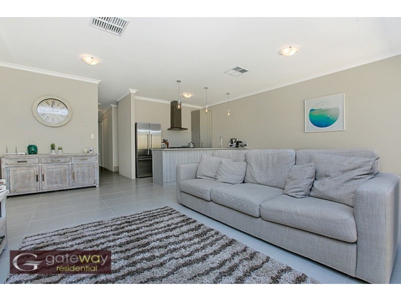 27 Geikie Glade, Wandi WA 6167