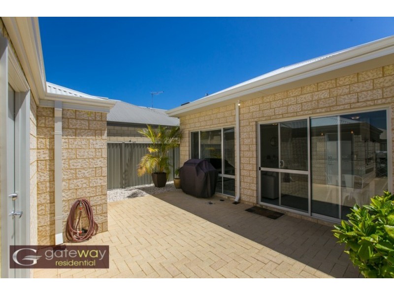 27 Geikie Glade, Wandi WA 6167