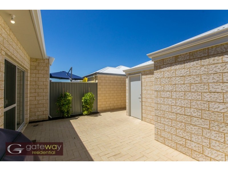 27 Geikie Glade, Wandi WA 6167