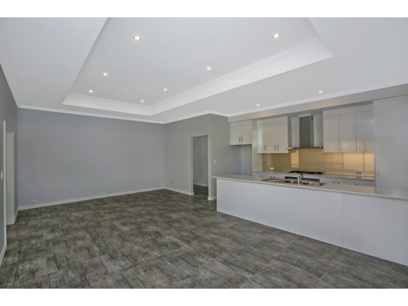 32 Leichardt Street, St James WA 6102