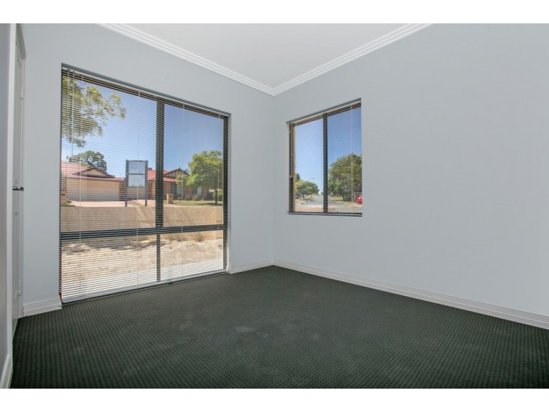 32 Leichardt Street, St James WA 6102