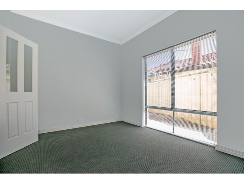 32 Leichardt Street, St James WA 6102