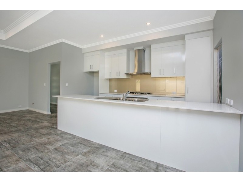 32 Leichardt Street, St James WA 6102