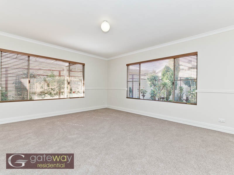 13 Portsea Gardens, Jandakot WA 6164