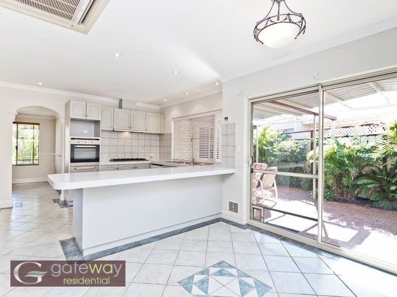 13 Portsea Gardens, Jandakot WA 6164