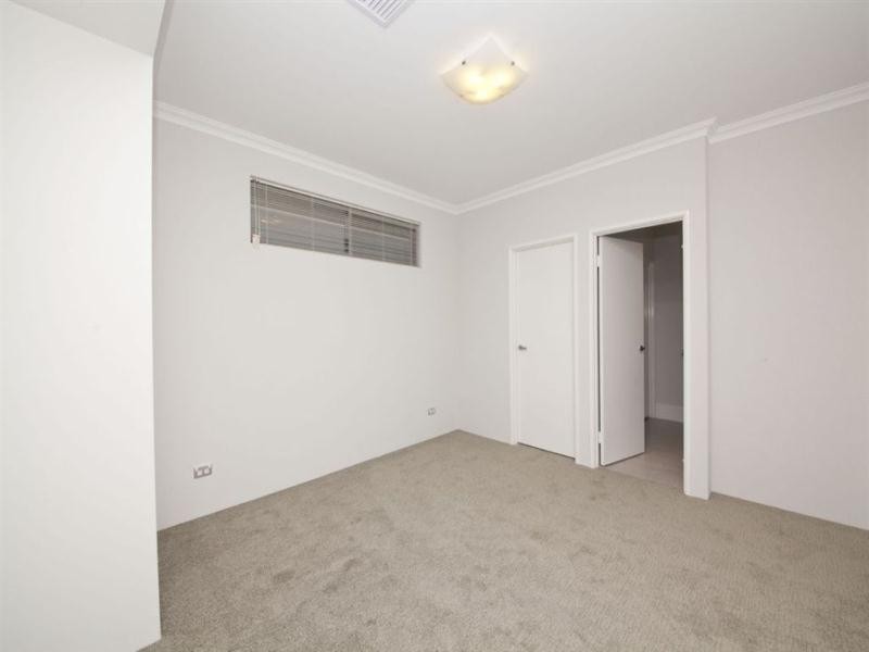 61 Lyon Road, Atwell WA 6164