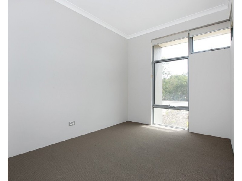 17 Darling Chase, Wandi WA 6167