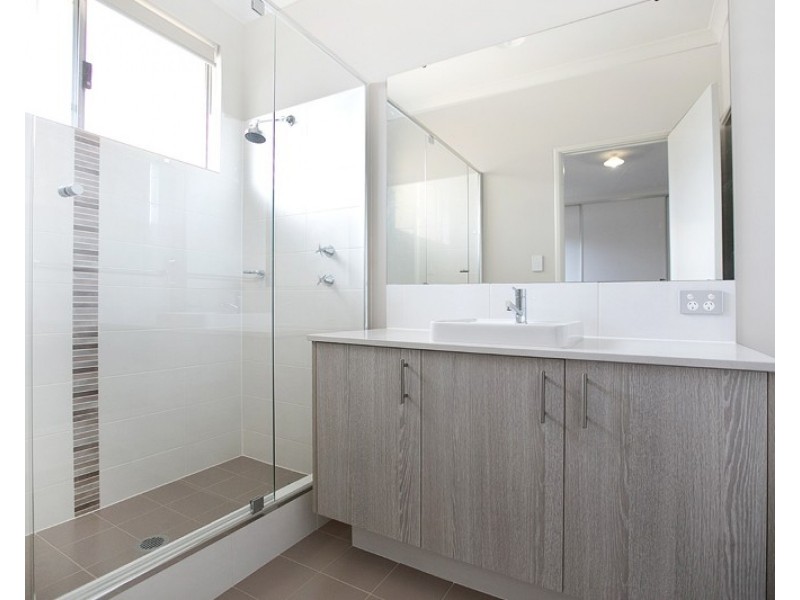 17 Darling Chase, Wandi WA 6167