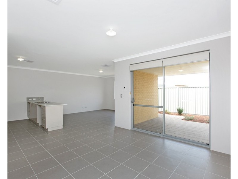 17 Darling Chase, Wandi WA 6167