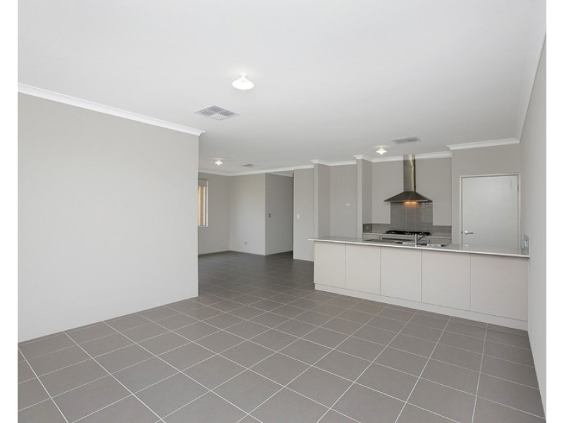 17 Darling Chase, Wandi WA 6167