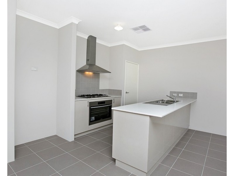 17 Darling Chase, Wandi WA 6167