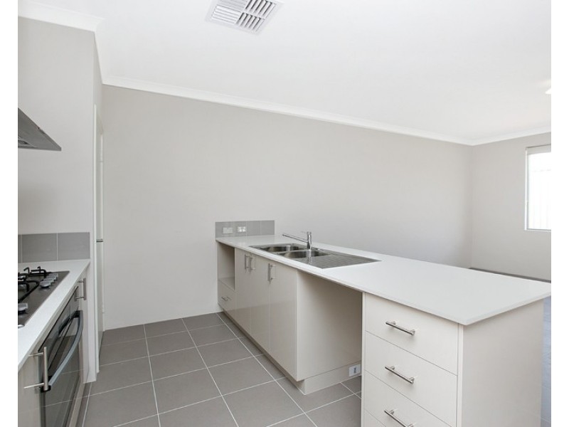 17 Darling Chase, Wandi WA 6167