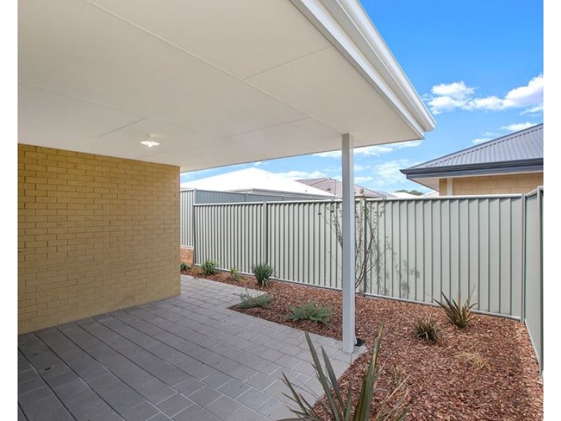17 Darling Chase, Wandi WA 6167