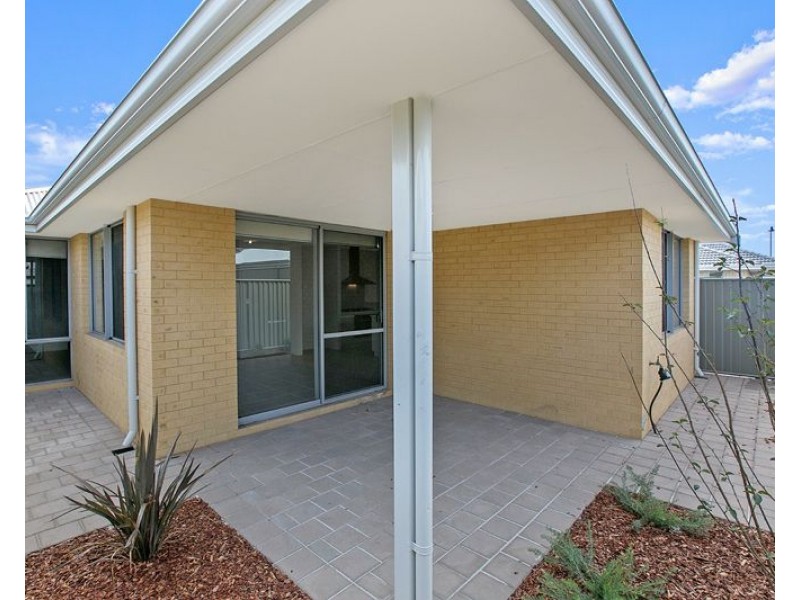 17 Darling Chase, Wandi WA 6167