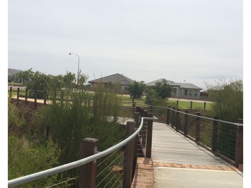 5 Jowett Lane, Piara Waters WA 6112