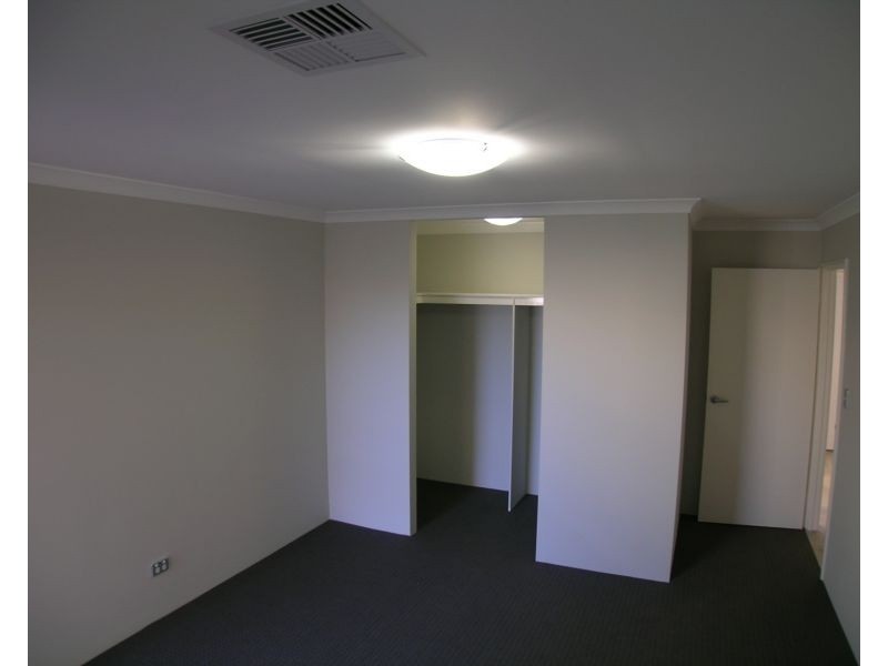 5 Jowett Lane, Piara Waters WA 6112