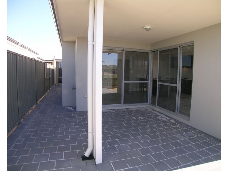 5 Jowett Lane, Piara Waters WA 6112