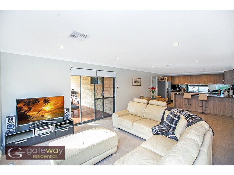 80 Honeywood Ave, Wandi WA 6167