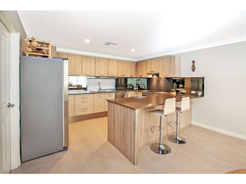 80 Honeywood Ave, Wandi WA 6167