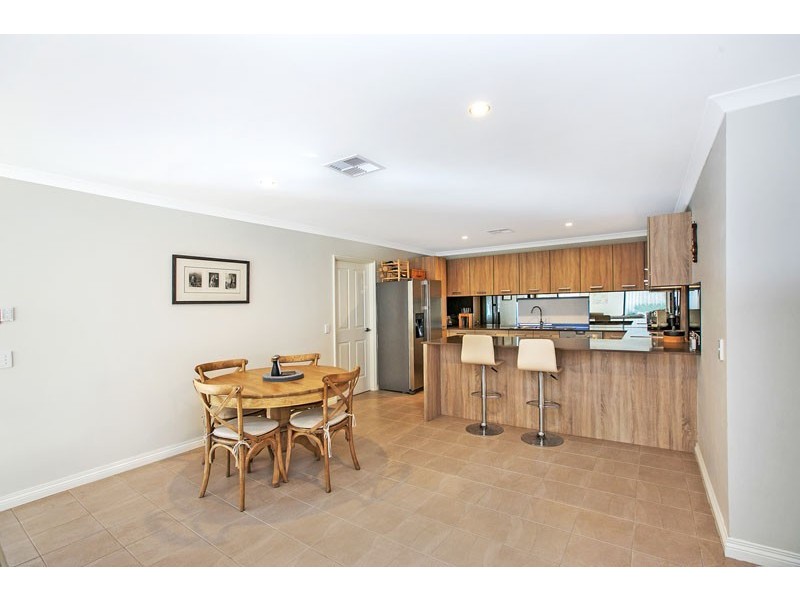 80 Honeywood Ave, Wandi WA 6167