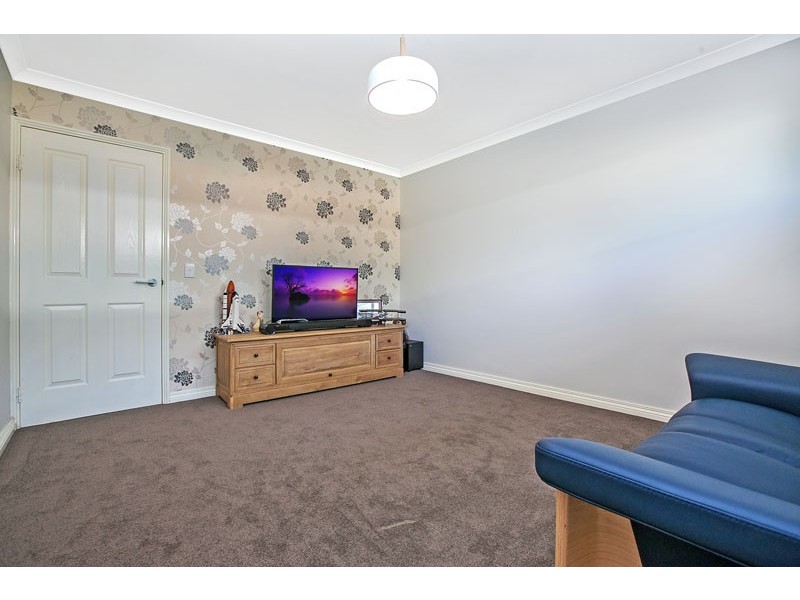 80 Honeywood Ave, Wandi WA 6167