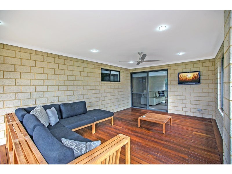 80 Honeywood Ave, Wandi WA 6167