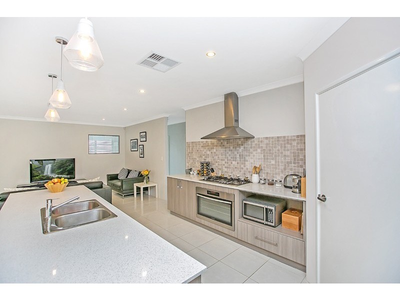 49 Murrumbidgee Drive, Hammond Park WA 6164