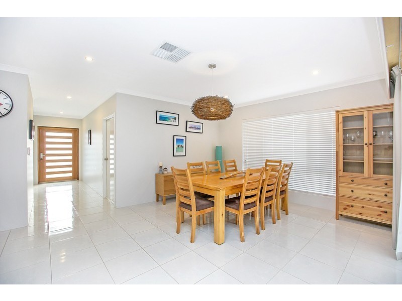 49 Murrumbidgee Drive, Hammond Park WA 6164